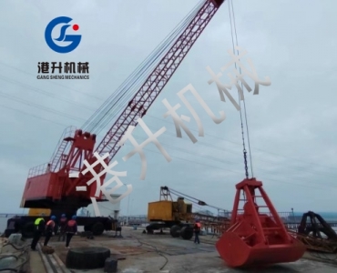 碼頭（tóu）吊機